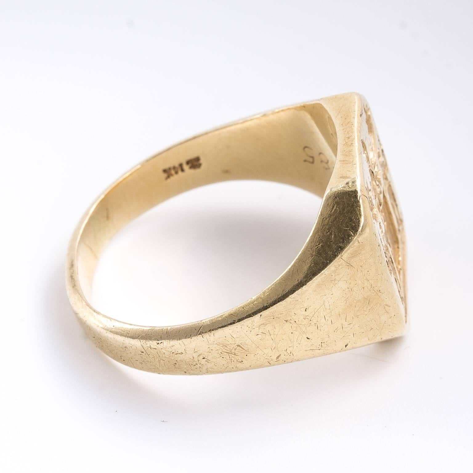 14 Carat Gold Signet Ring For Sale 1