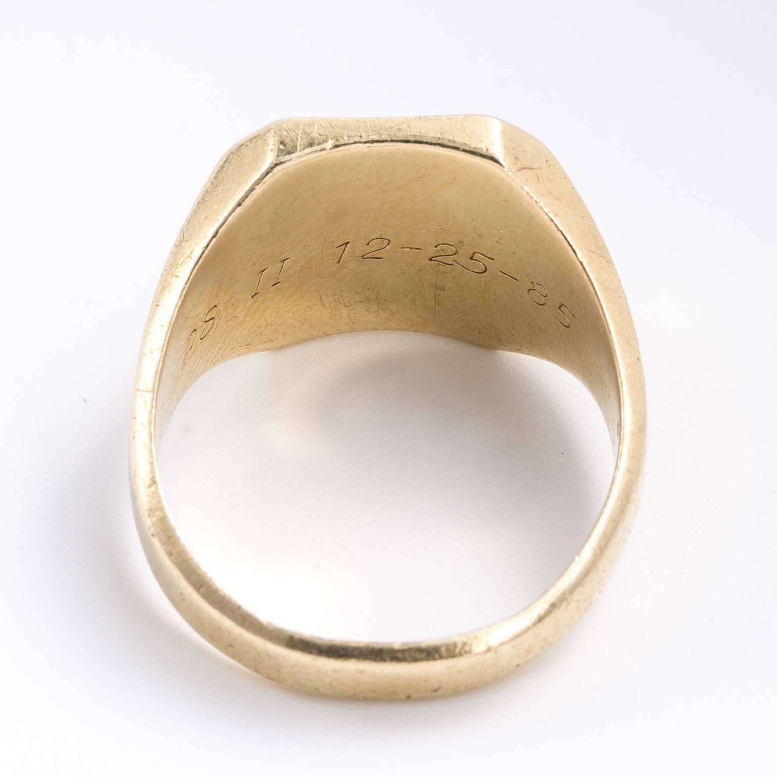14 Carat Gold Signet Ring For Sale 3