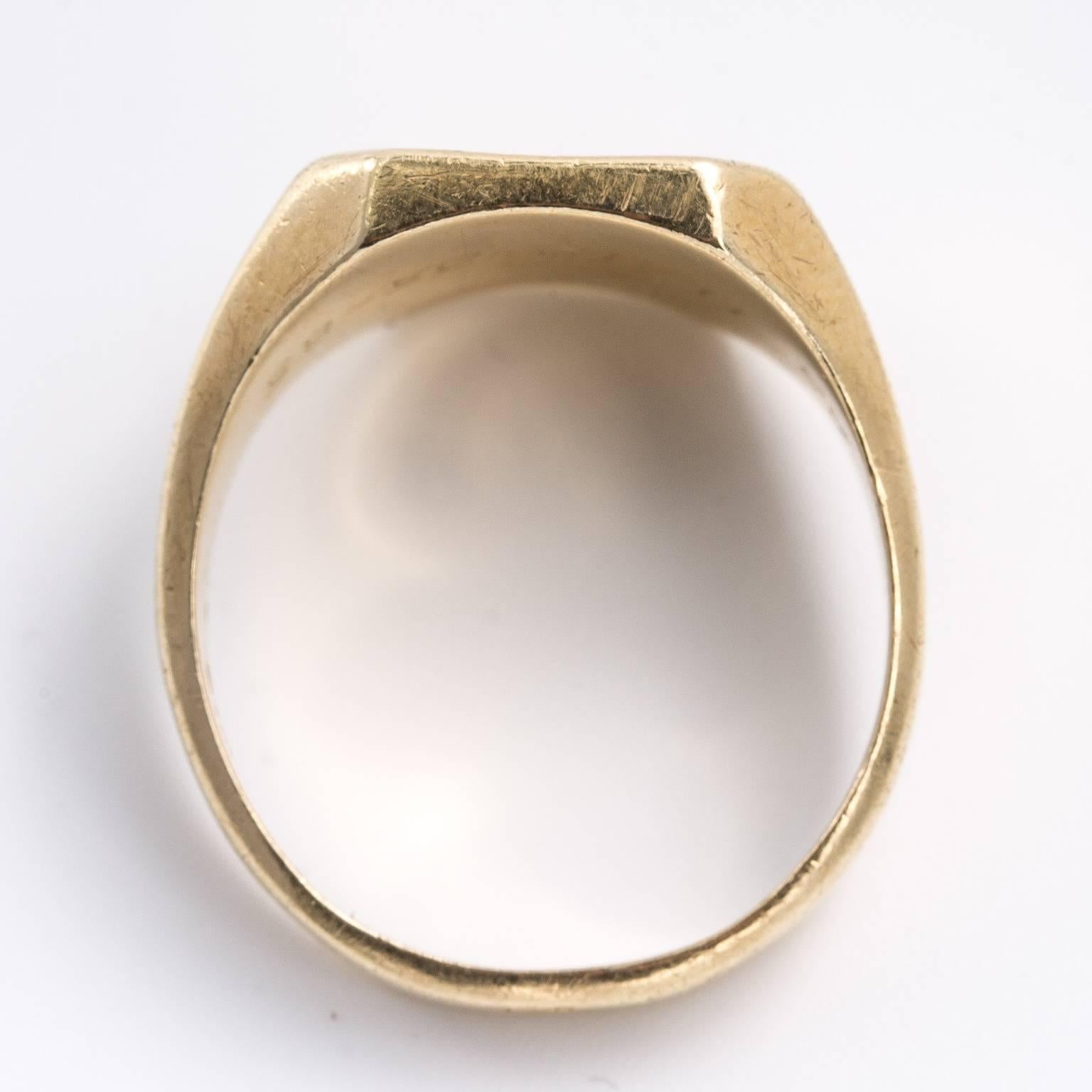 Women's or Men's 14 Carat Gold Signet Ring For Sale