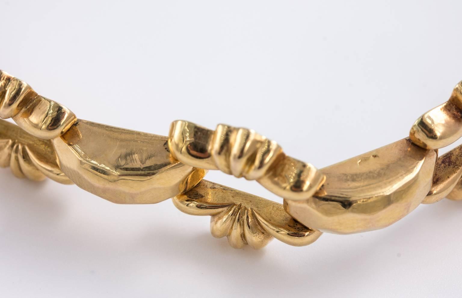 Gold Link Bracelet In Good Condition In St.amford, CT