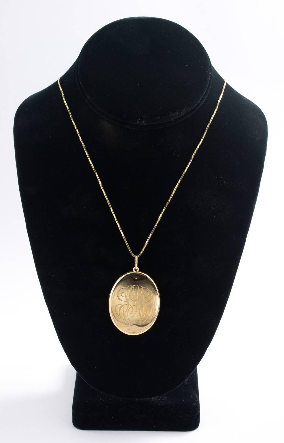 Victorian Locket and Chain 4