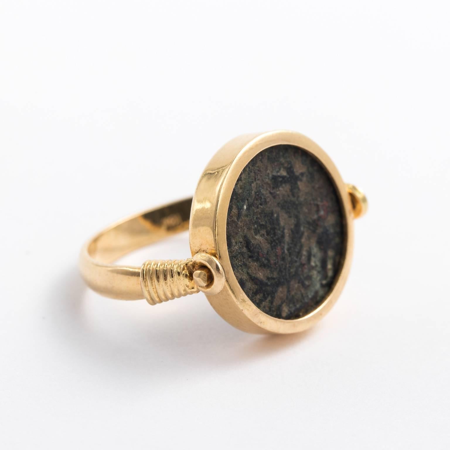 Late Victorian Roman Coin Ring Set in 18 Karat Gold For Sale 3