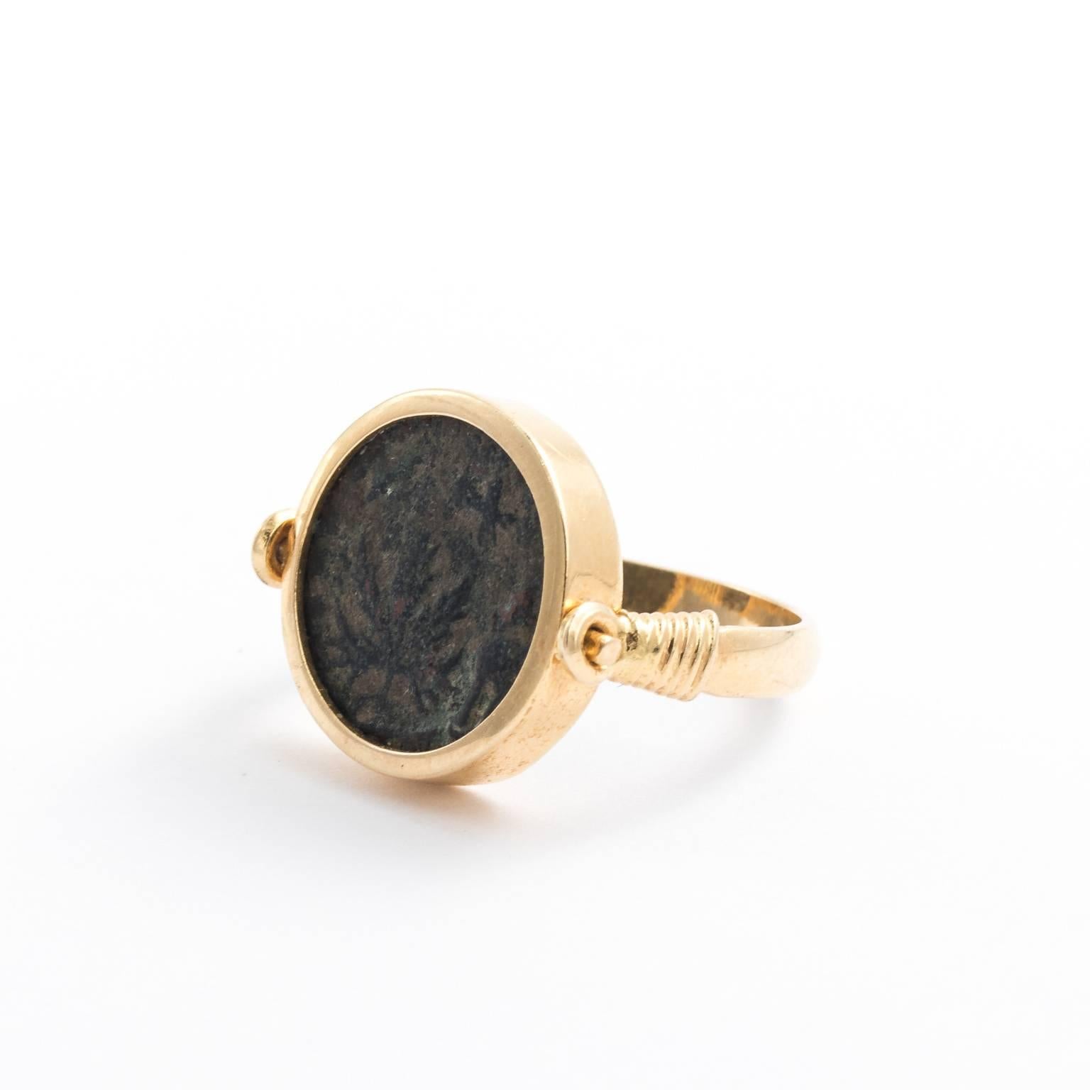 Late Victorian Roman Coin Ring Set in 18 Karat Gold For Sale 4