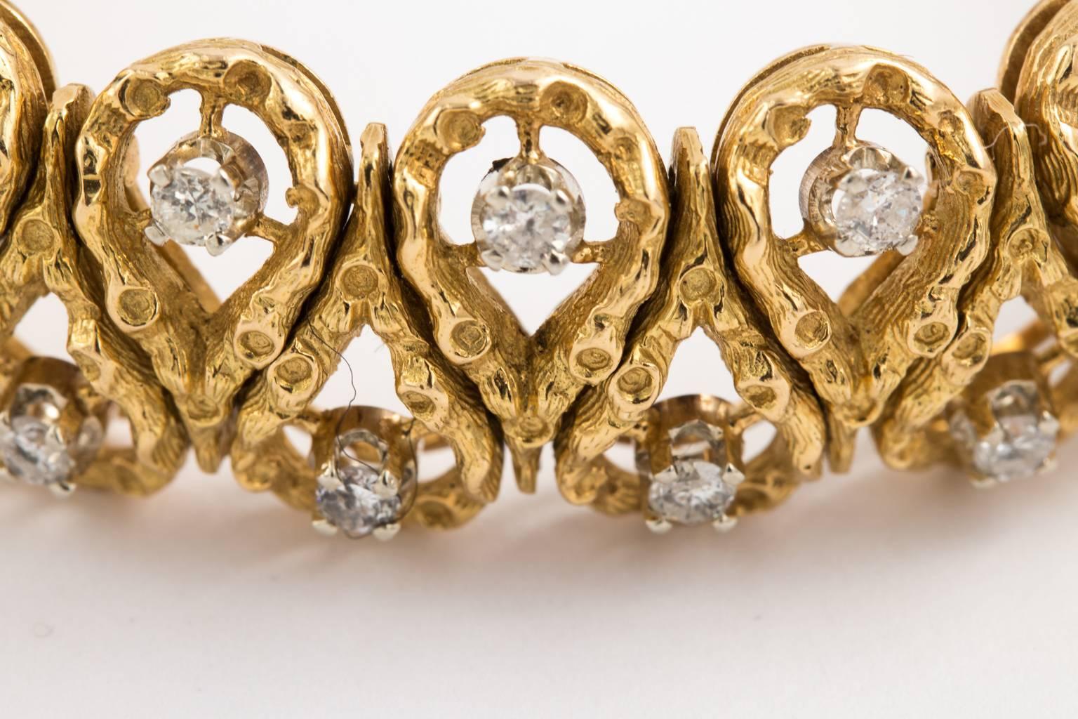 Modern 18 Karat Gold and Diamond Bracelet