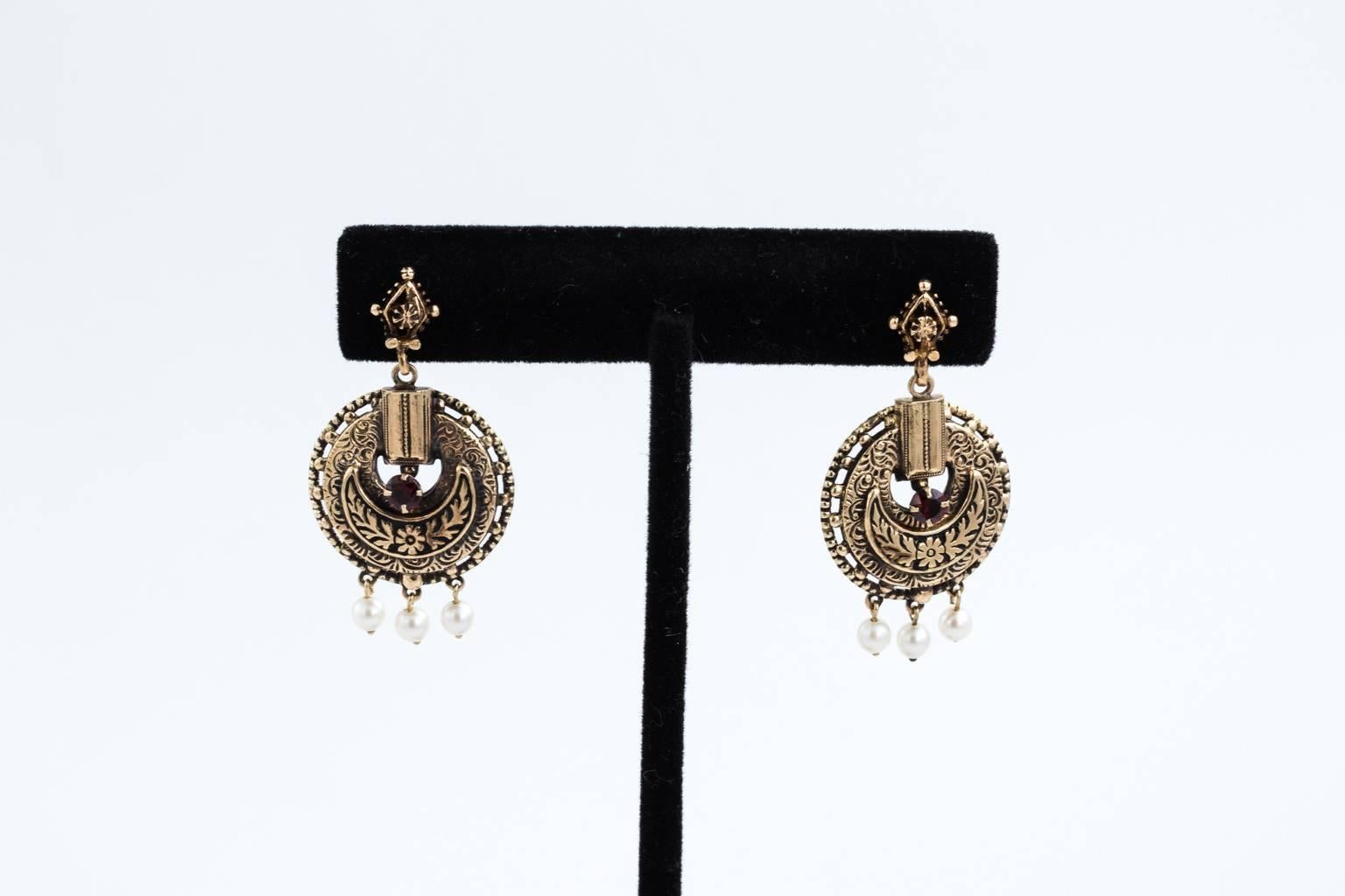 Women's Victorian 14K Yellow Gold Garnet Dangle Earrings