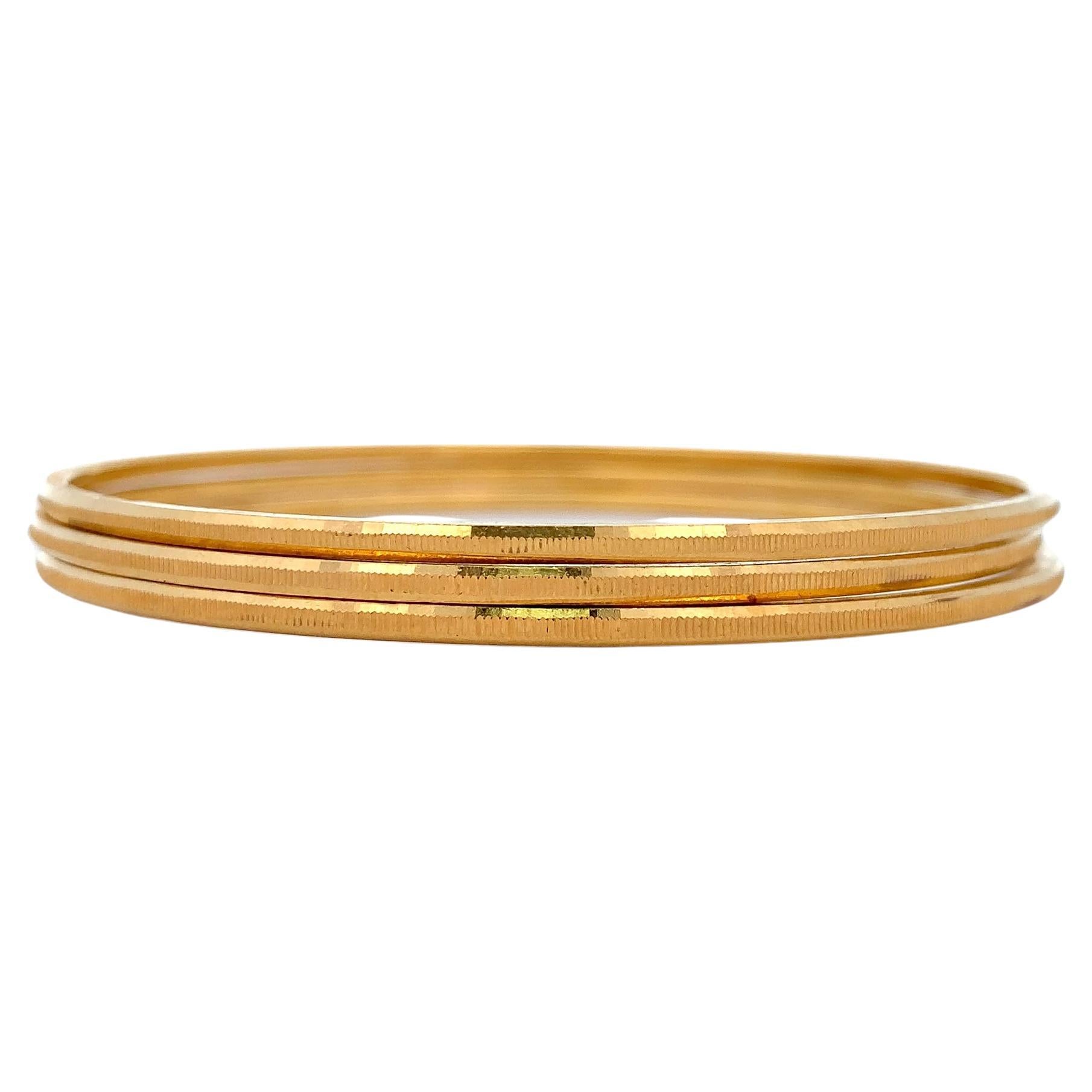 21k Yellow gold vintage matching bangle bracelets For Sale