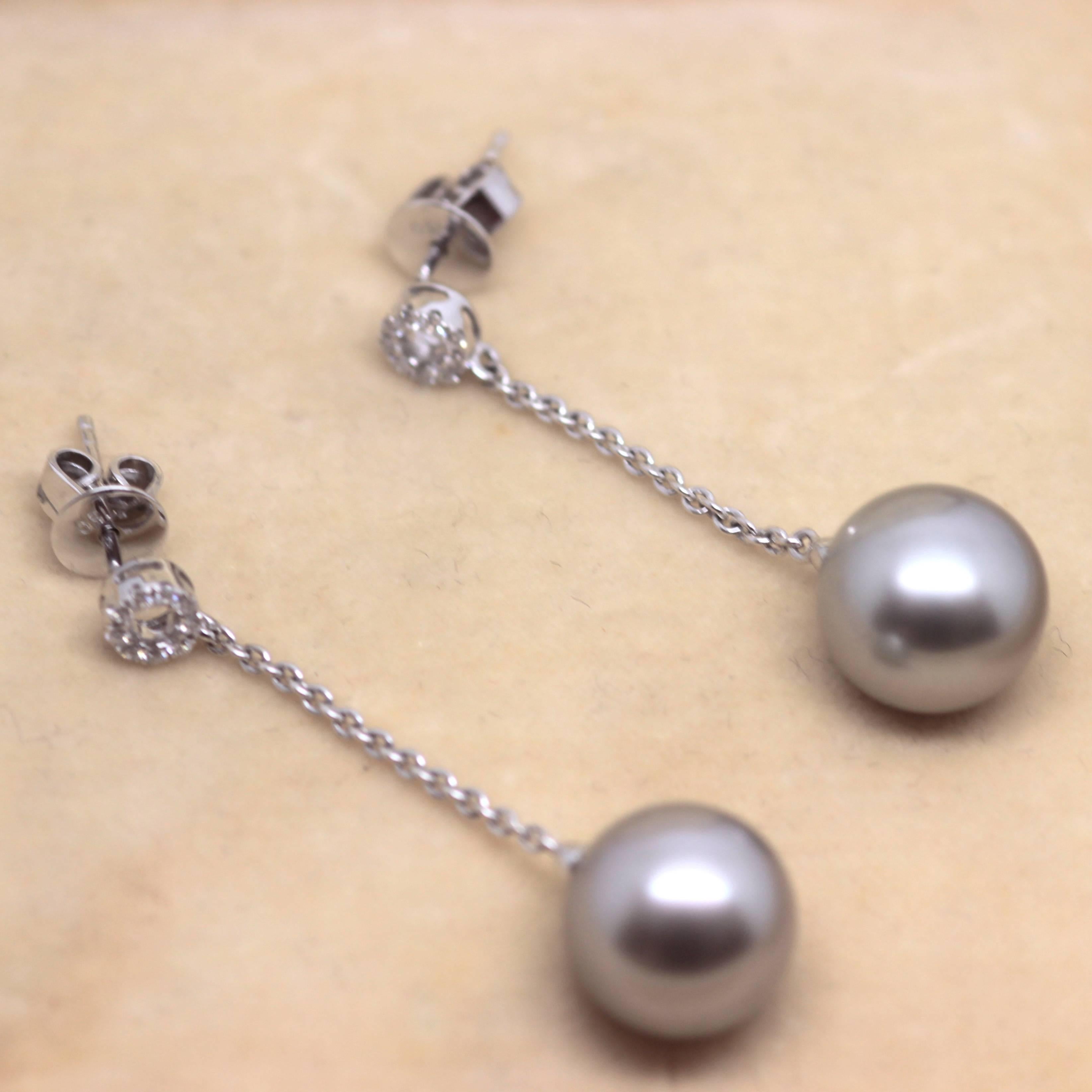 Modern Tahitian Grey Pearl Dangling Earrings For Sale