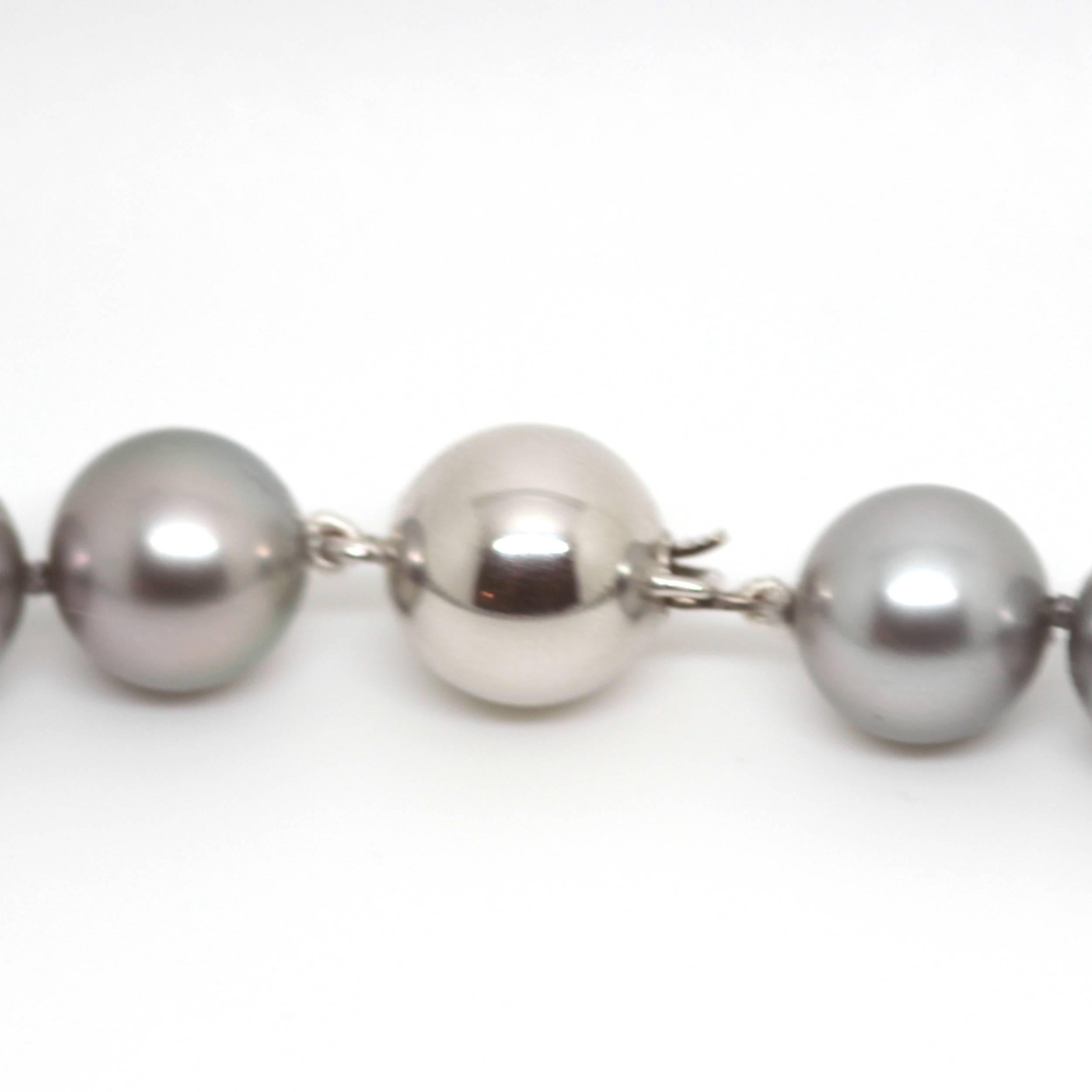 Tahitian Grey South Sea Pearl Strand Necklace In New Condition For Sale In London, GB