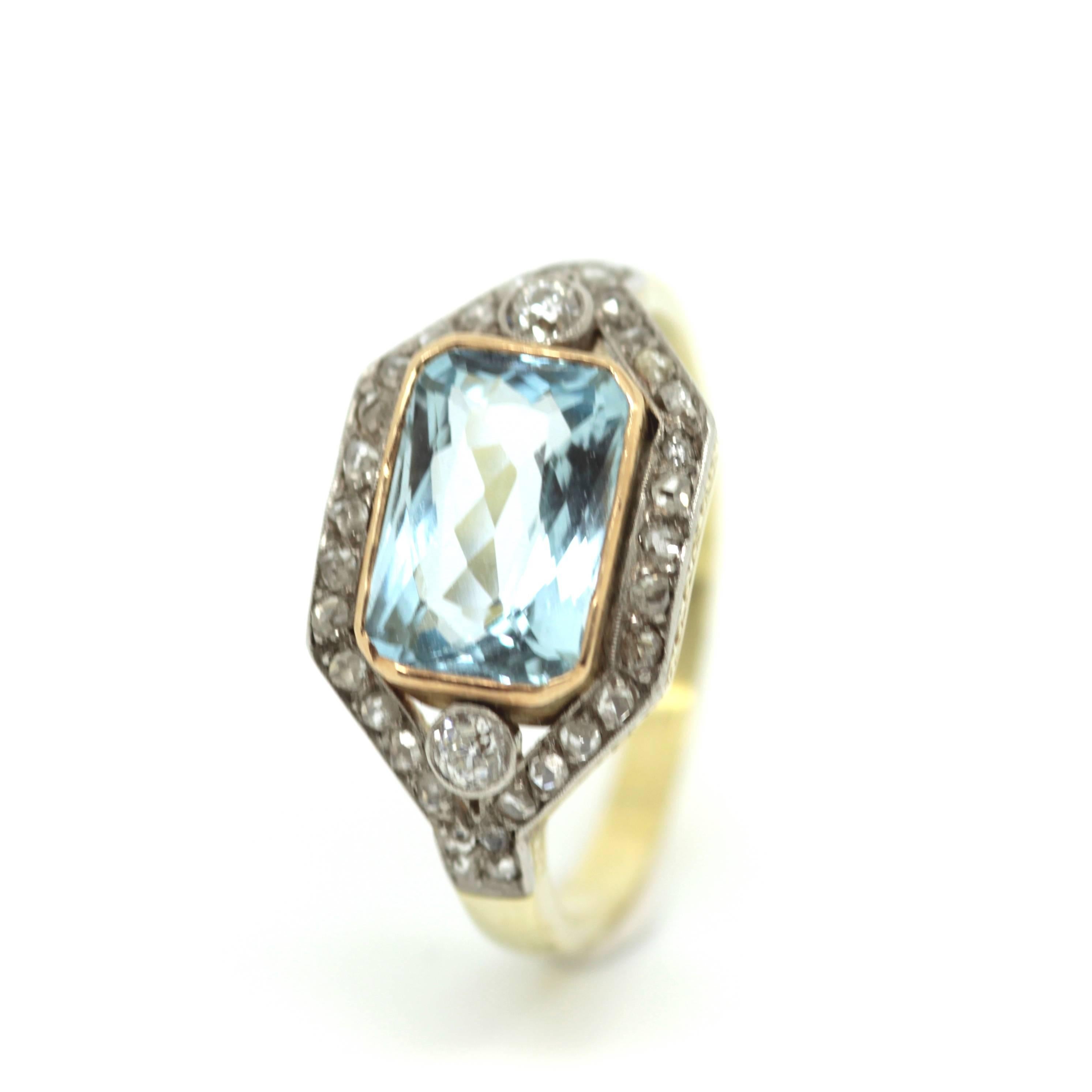 1920's Art Deco Aquamarine and Diamond Ring For Sale 2
