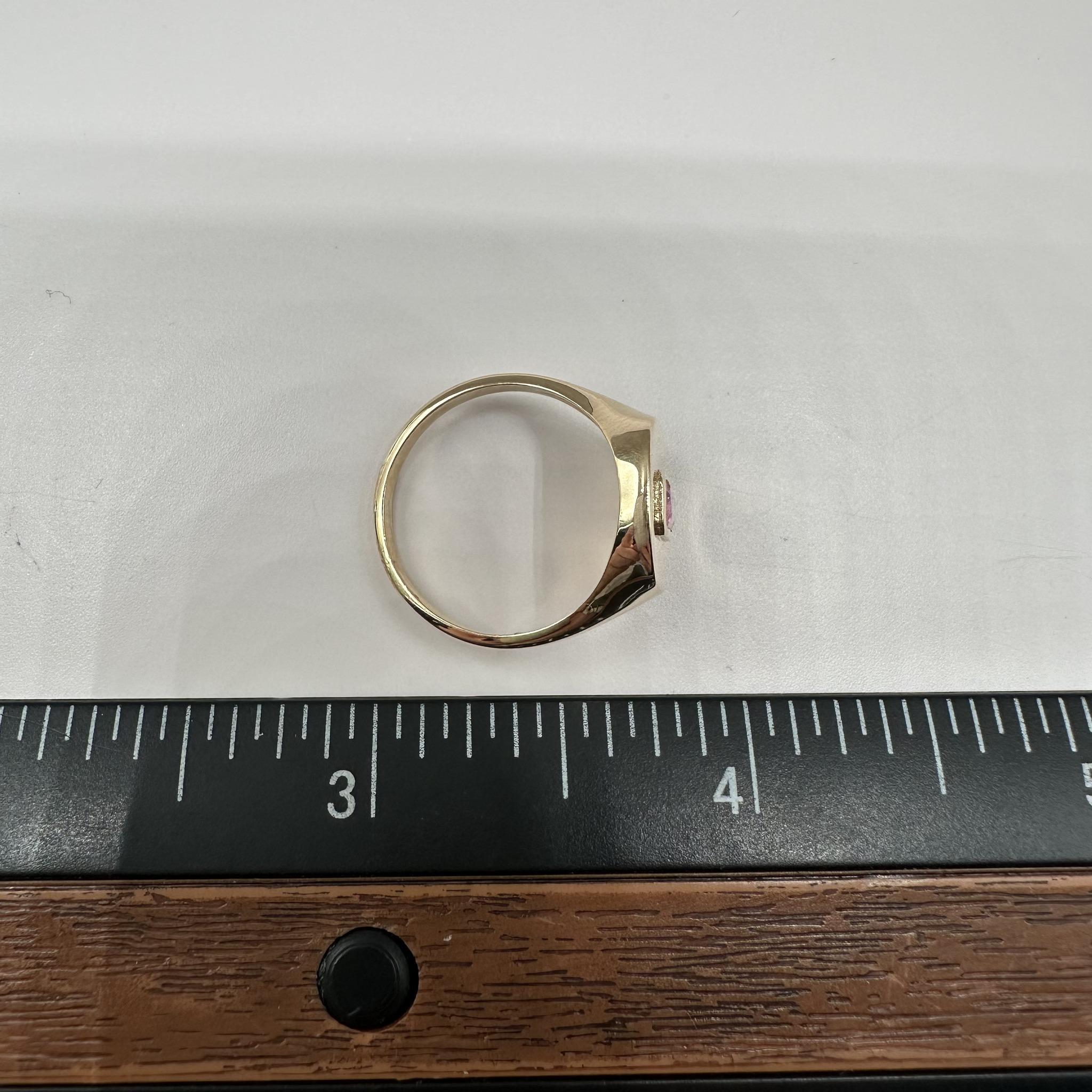 Bague en or jaune 14kt sertie d'un saphir rose - 0.41ctw, Taille 6.5, New Pour femmes en vente