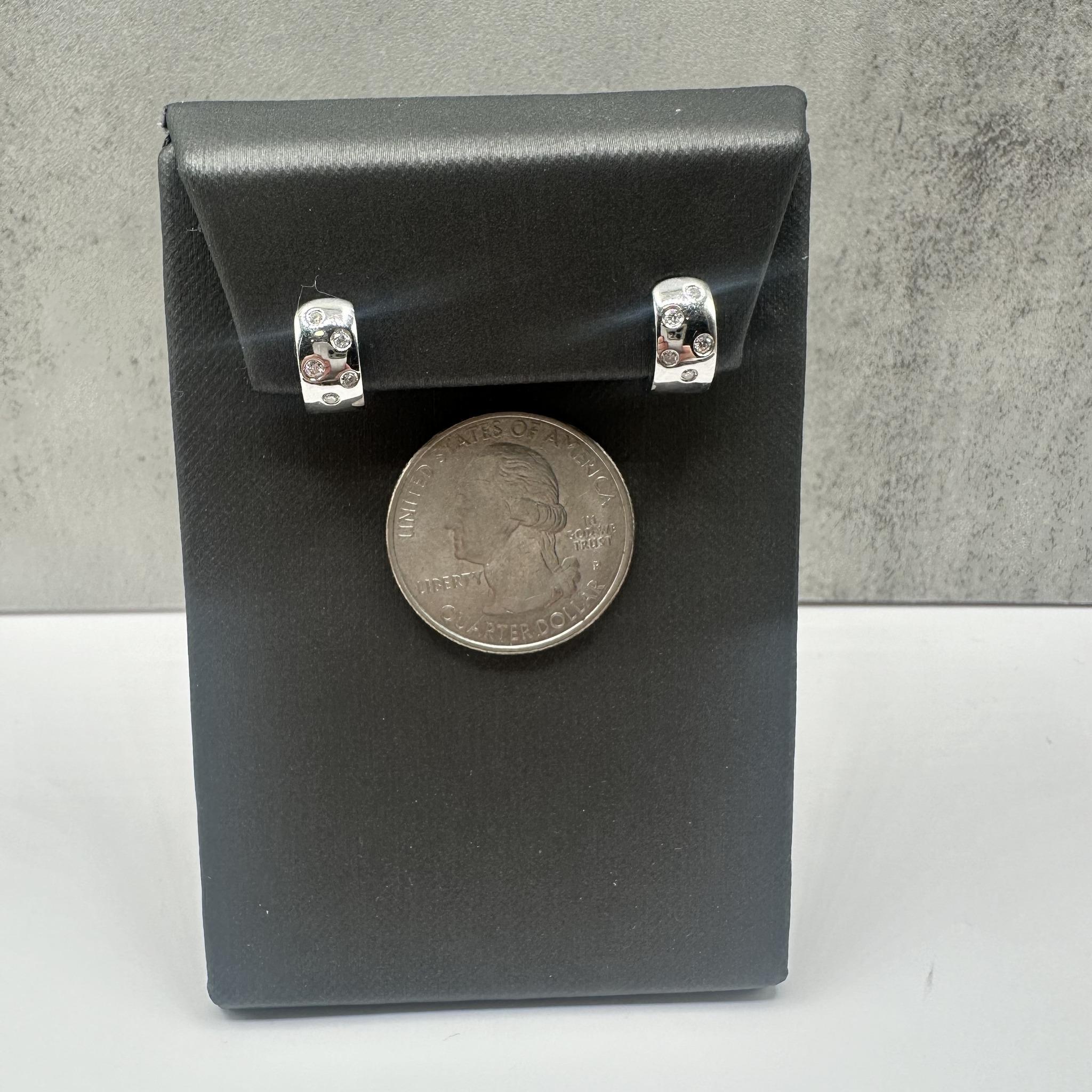 Abbracci di diamanti sparsi in argento 925 - 0,12ctw GH SI, 8,5mm, Nuovo In condizioni Nuovo in vendita a West Hempstead, NY