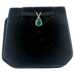 Pendentif en or jaune 14kt avec émeraude taille poire - 1.15ctw, New Condition