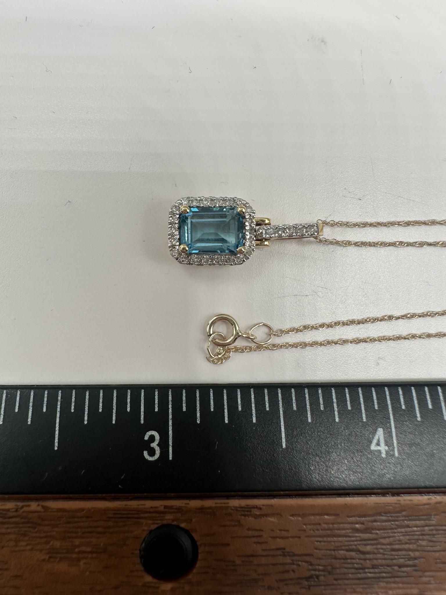 Collier Topaze et Diamant en or jaune 10kt - Topaze bleue de Londres 7x5mm, 18