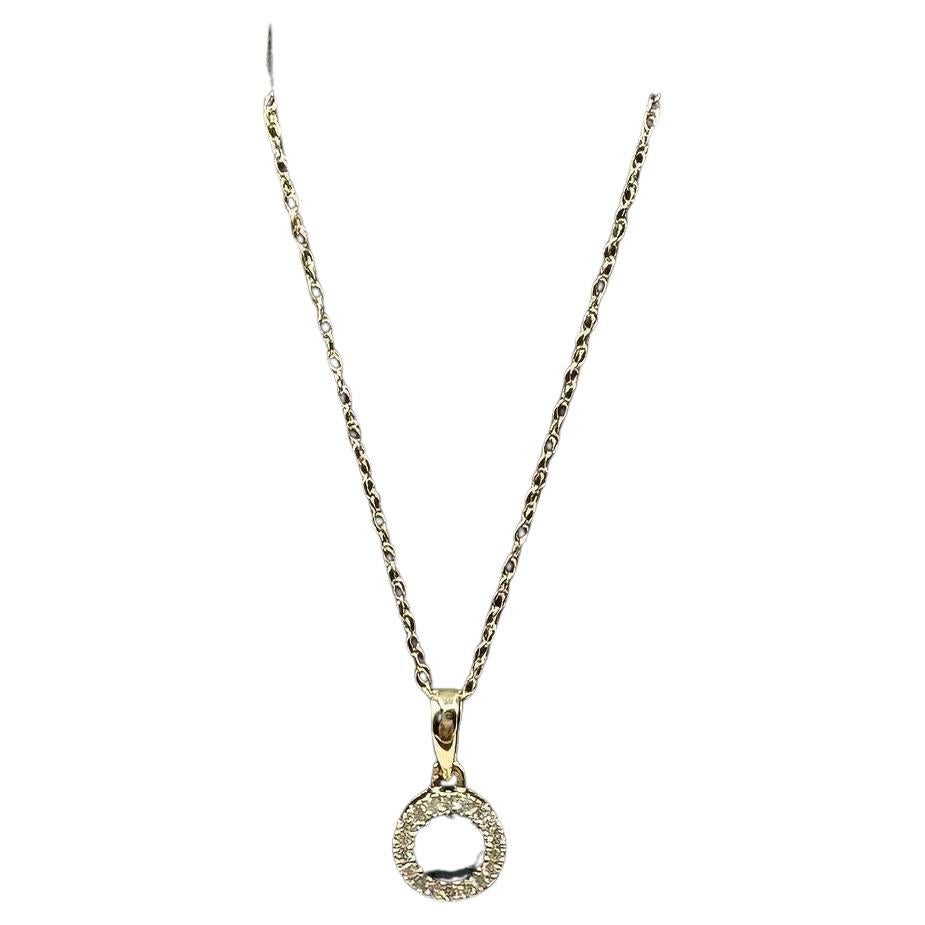 Collier Topaze et Diamant en or jaune 10kt - Topaze bleue de Londres 4mm, 0.06ctw en vente