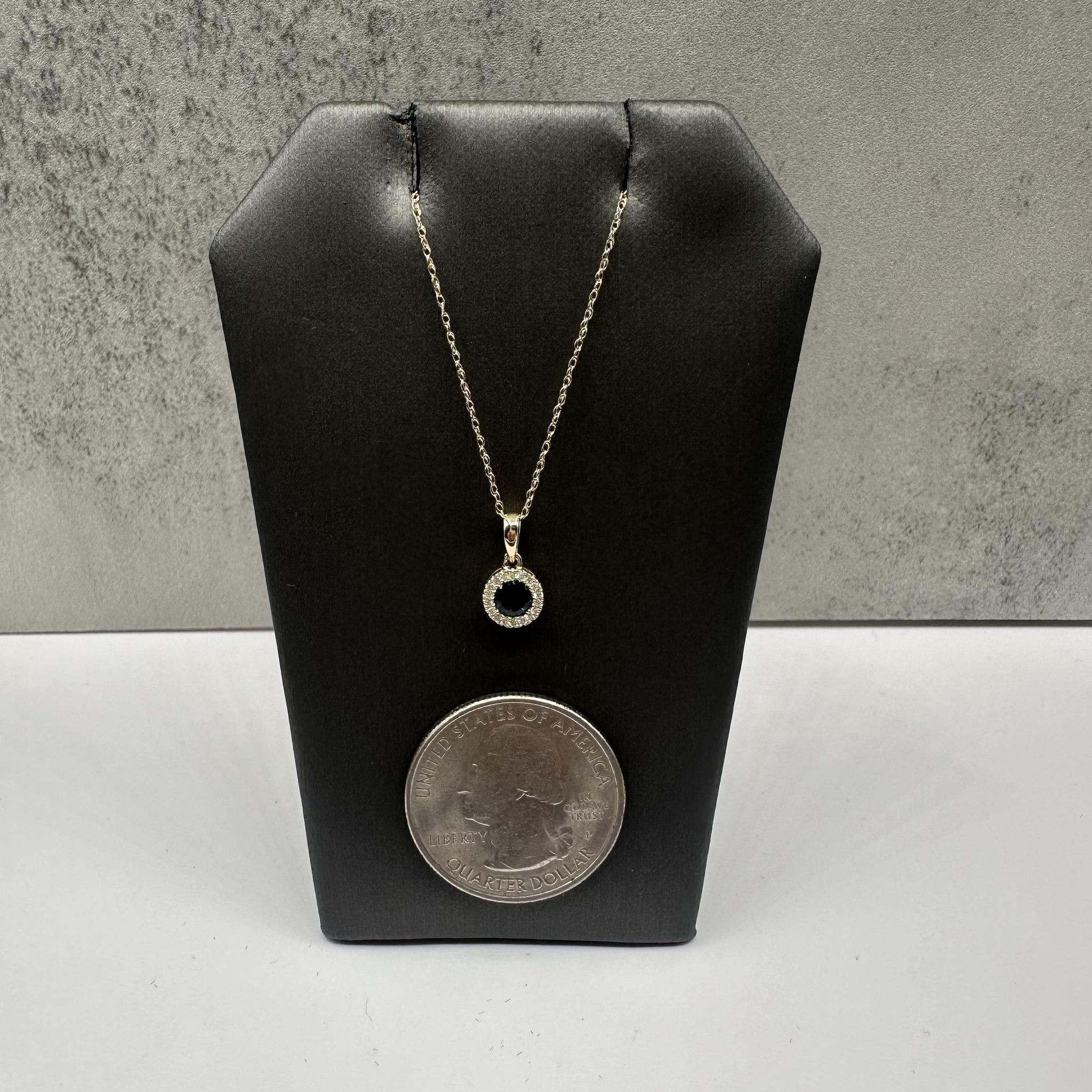 Collier Topaze et Diamant en or jaune 10kt - Topaze bleue de Londres 4mm, 0.06ctw Neuf - En vente à West Hempstead, NY