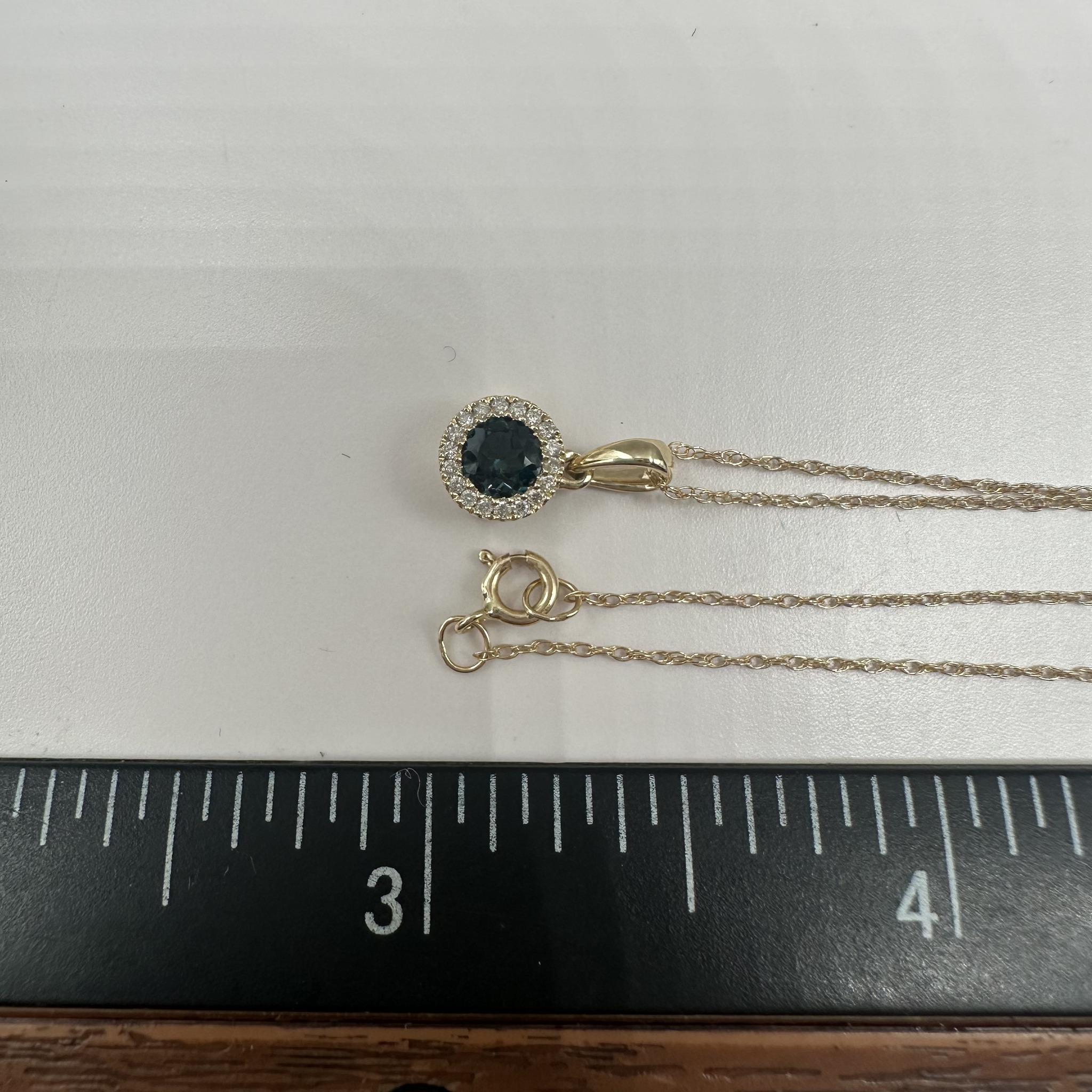 Collier Topaze et Diamant en or jaune 10kt - Topaze bleue de Londres 4mm, 0.06ctw Pour femmes en vente