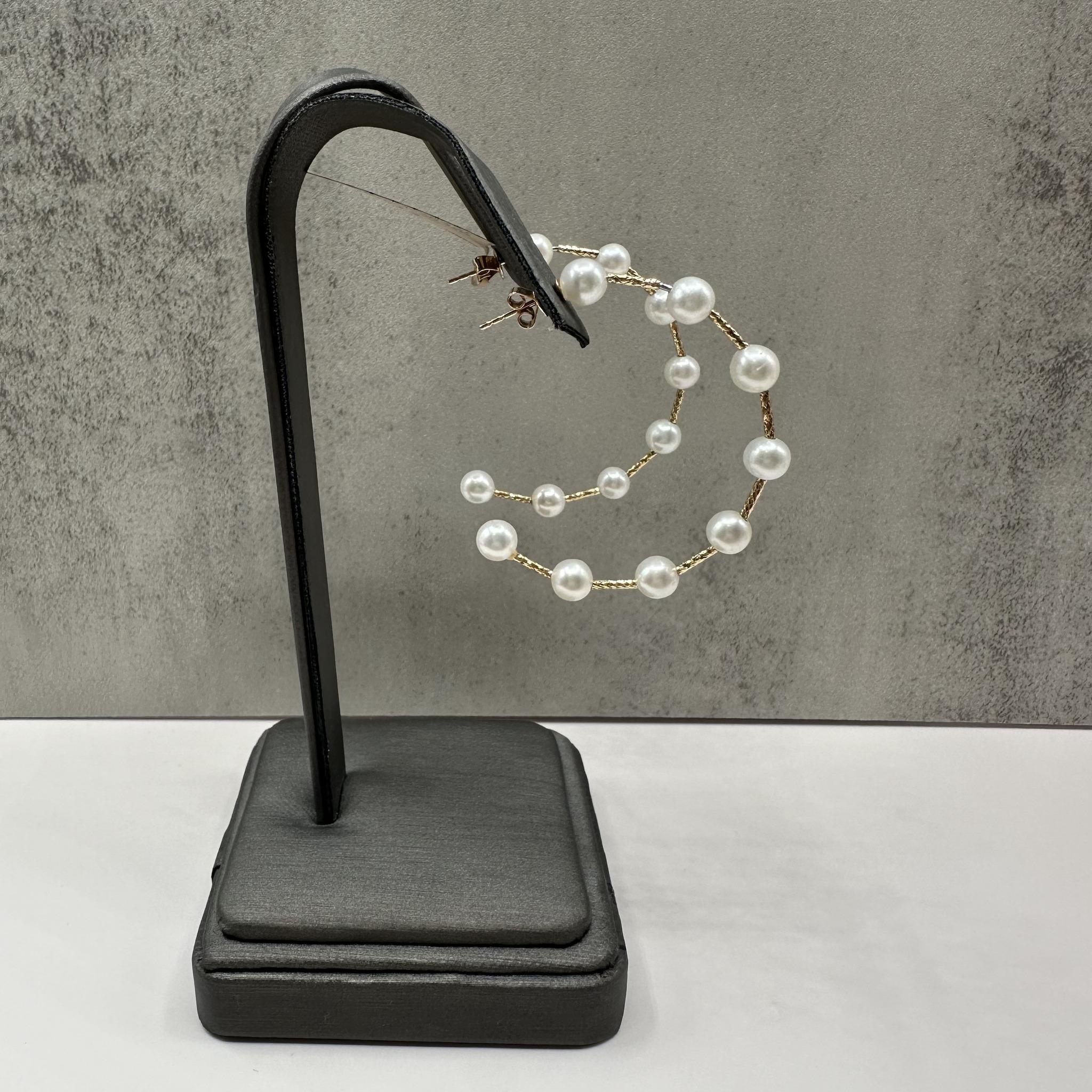 Taille ronde Design/One en or jaune 14kt Perles d'eau douce Détails en vente