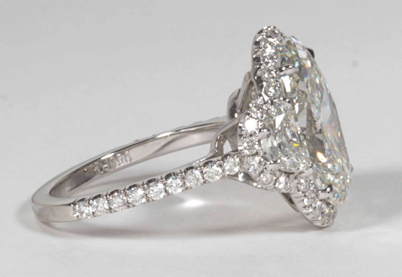 1 carat oval diamond engagement ring