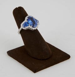 Anillo único de zafiro y diamantes de 6,50 quilates