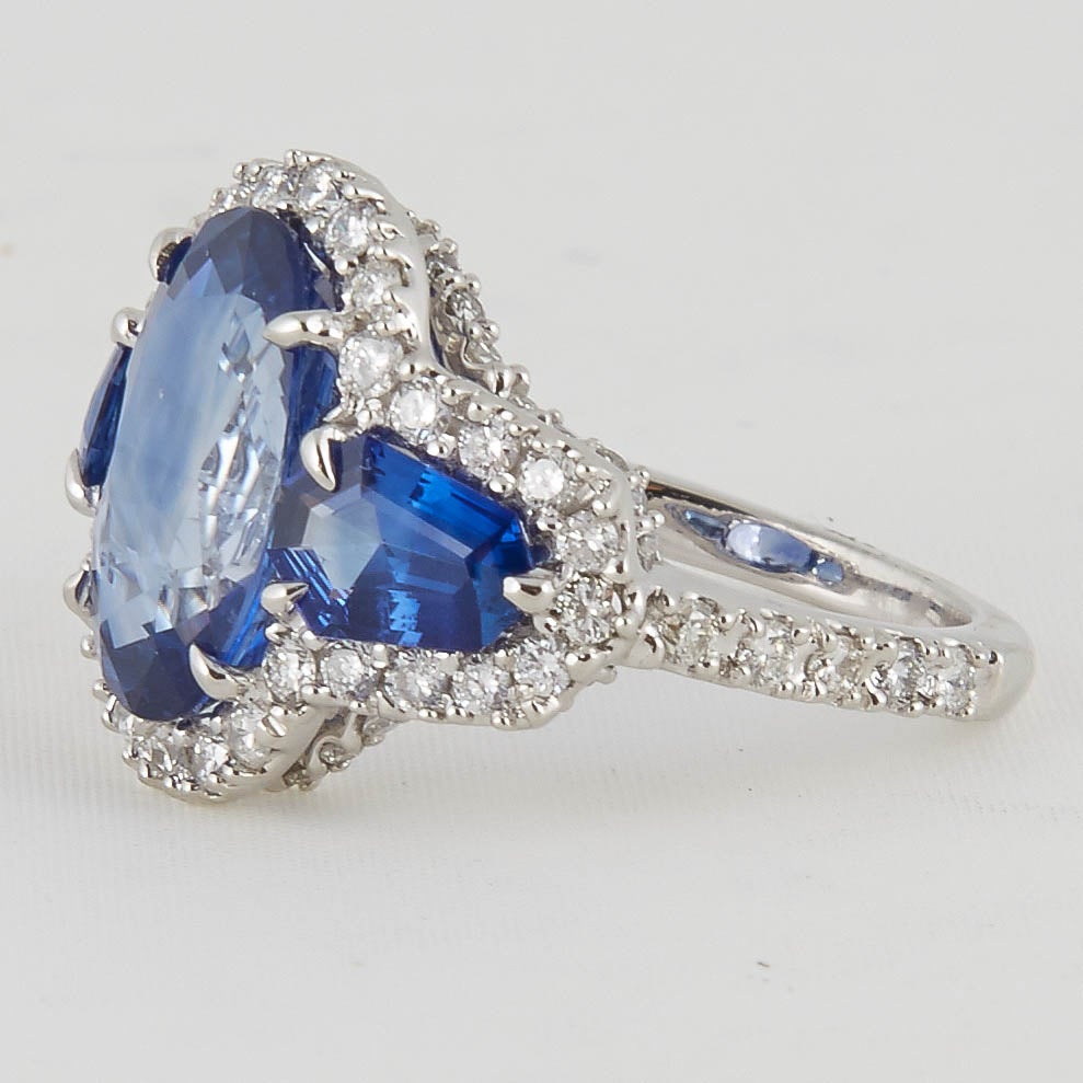Women's Unique 6.50 Carat Sapphire and Diamond Ring For Sale