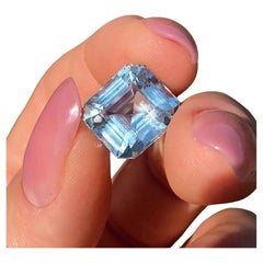 Aquamarine natural Loose gemstone 10.23 ct. Origin Madagascar, Certificate GFCO