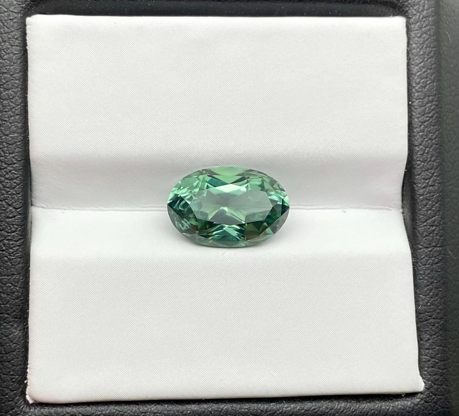 Tourmaline Naturelle 3.21 Ct. pierre précieuse en vrac, taille ovale, Nigeria , Certificat. Neuf - En vente à Daugavpils, LV
