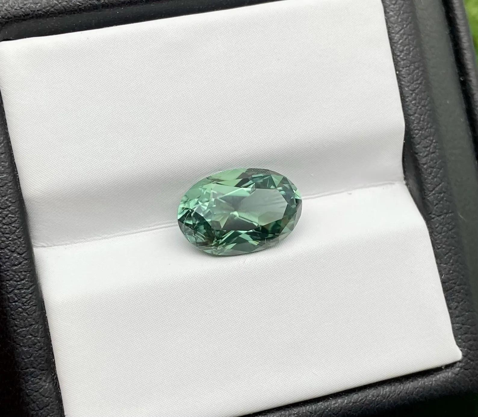Tourmaline Naturelle 3.21 Ct. pierre précieuse en vrac, taille ovale, Nigeria , Certificat. en vente 5