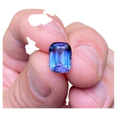 Spinel Bluish Violet natural 4.67Ct gemstone, Cushion cut, Tanzania, GIA