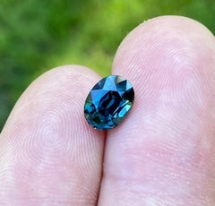 Gema suelta de espinela azul natural 2,55 ct. Ovalado, Procedencia: Tanzania, Certificado