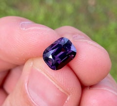 Certifié Nature 3.66 Ct. Spinelle en pierre brute, taille « coussin », Birmanie