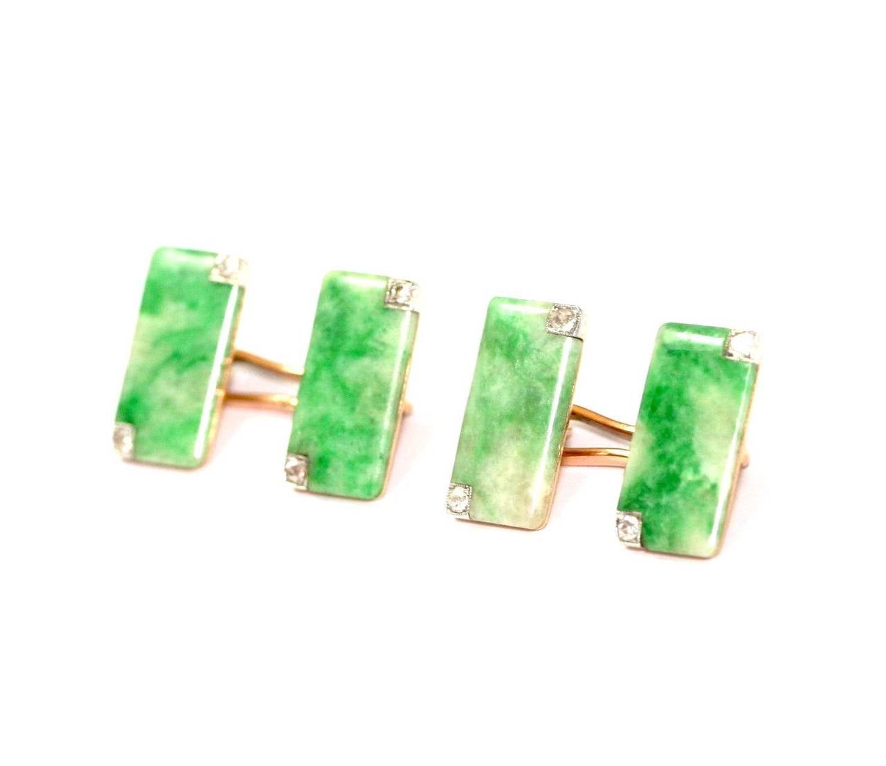 Pair of cufflinks in yellow gold, jade adorned with rectangular diamonds 8/8 about 17x7mm, with box (8,5 grams)