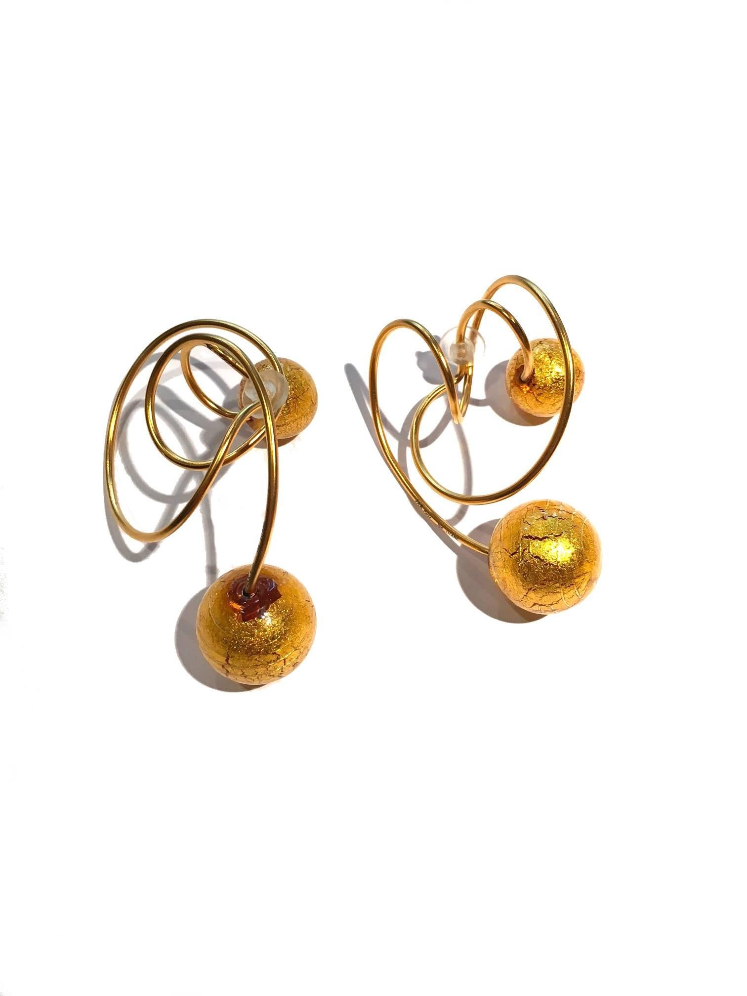 JAR Earrings "Carnaval à Venise" in titanium, spiral pattern and an embedded ball gold leaf on each end. 
Comes with JAR pouch. 