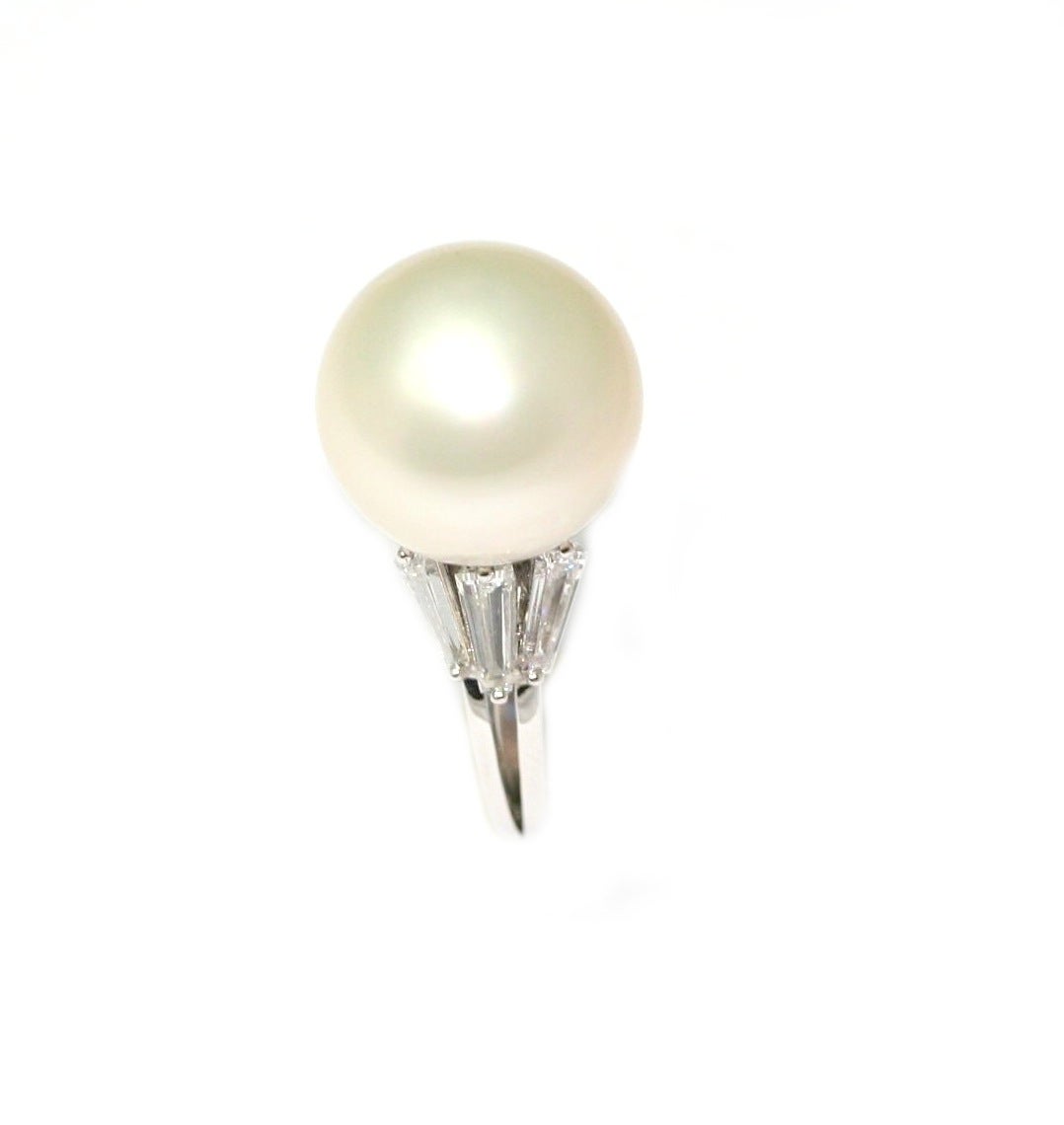 Pearl diamond platinum ring