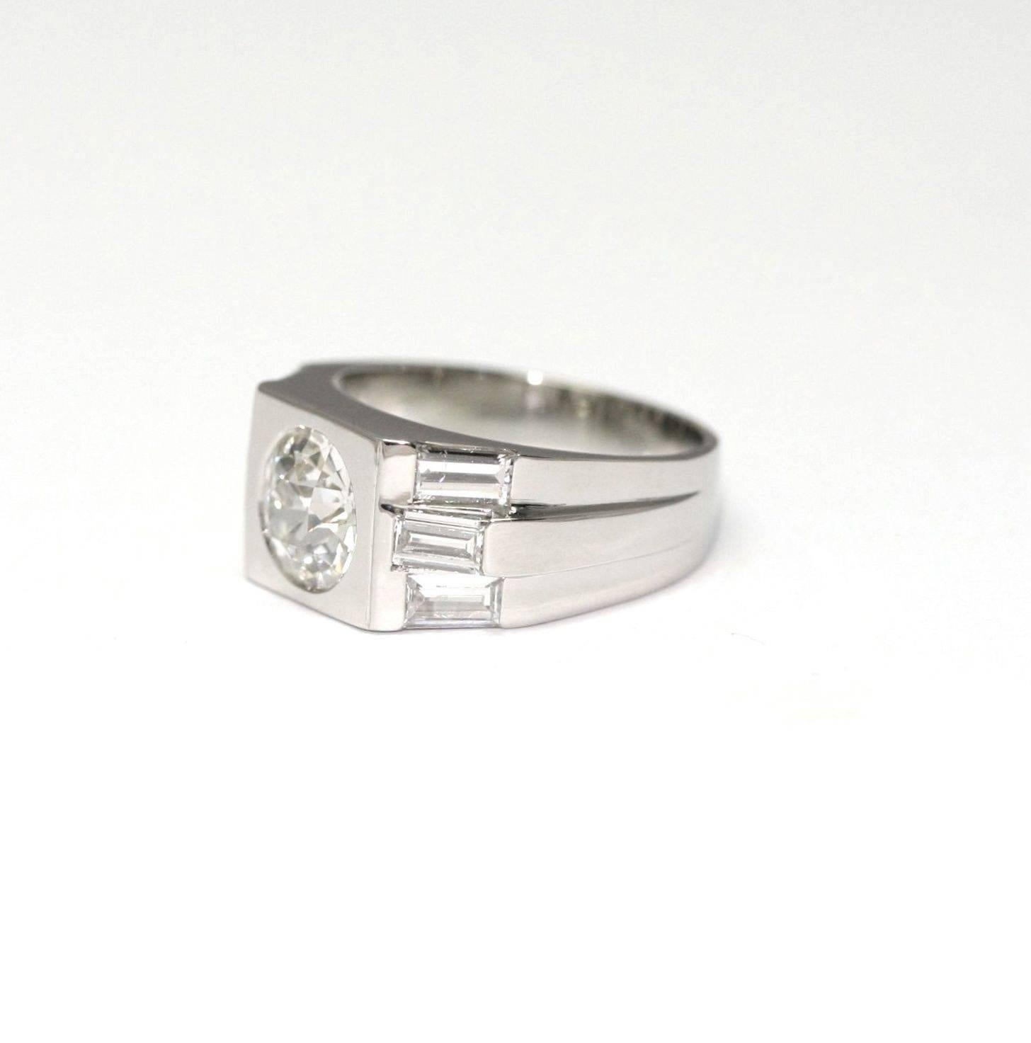 Women's 1930s 1.57 Carat Round Diamond Platinum signet  Band ring