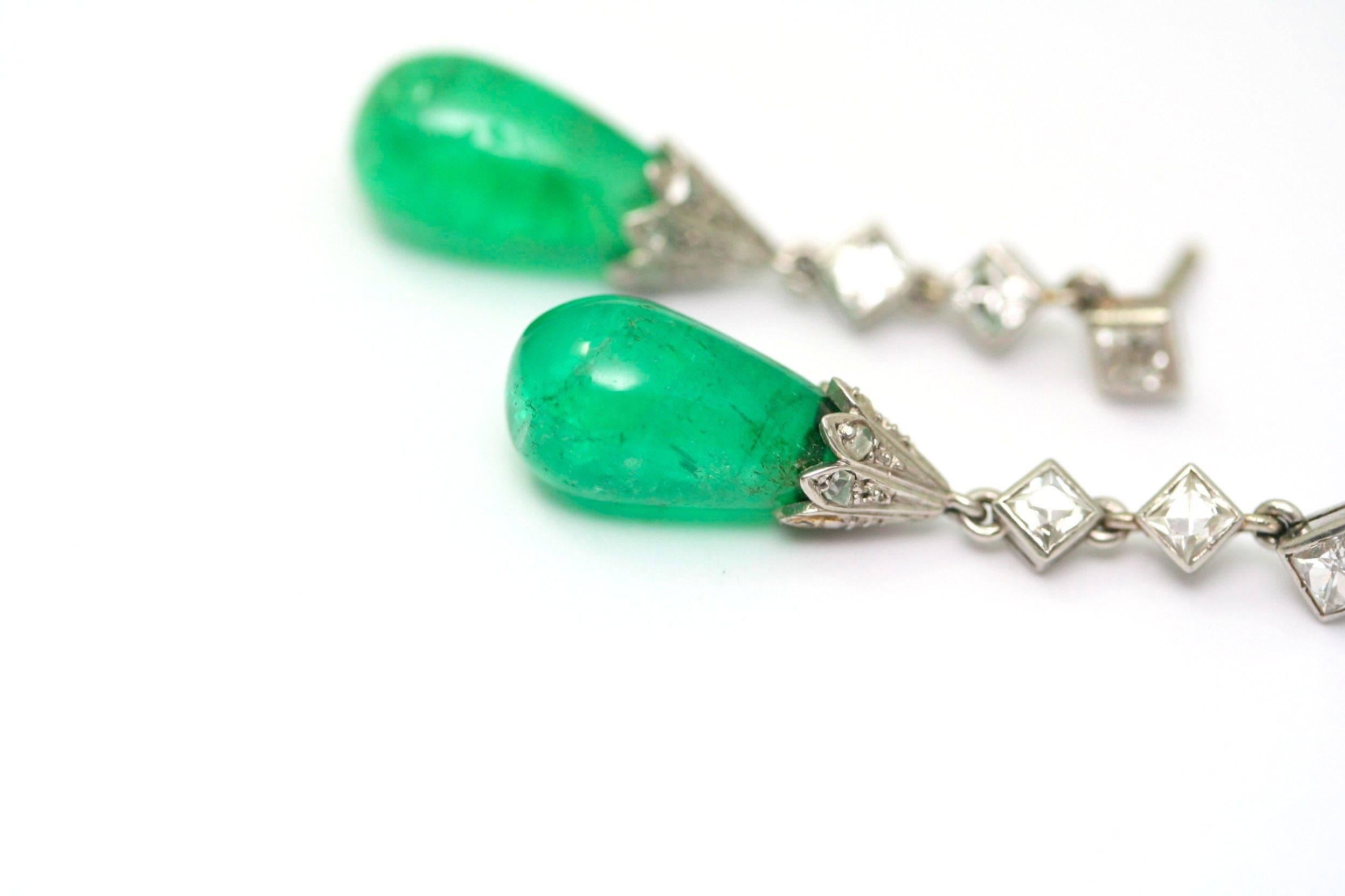 Art Deco emerald diamond platinum drop earrings  In Excellent Condition In Monte Carlo, MC