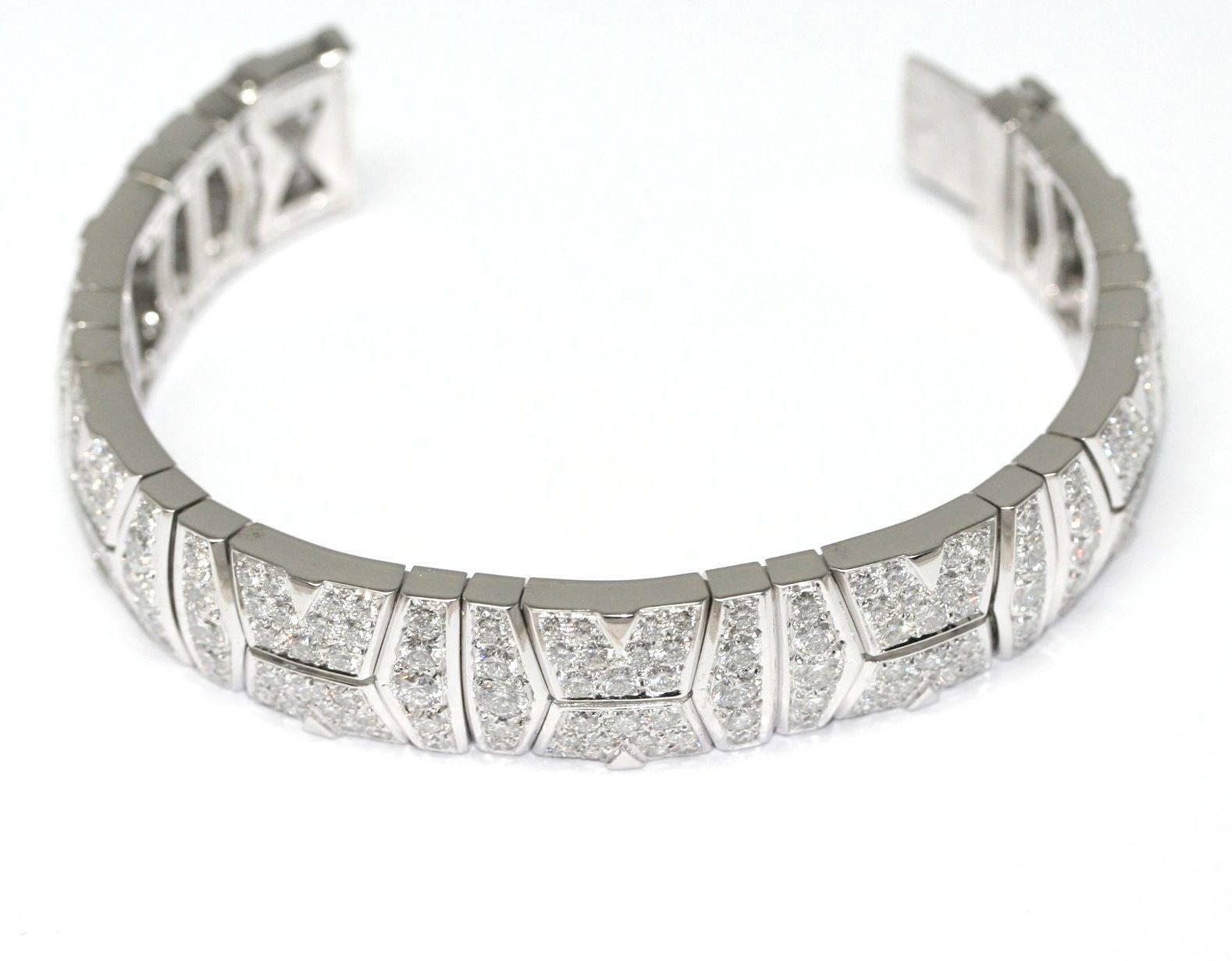 Cartier London semi rigid diamond gold Bracelet  In Excellent Condition In Monte Carlo, MC