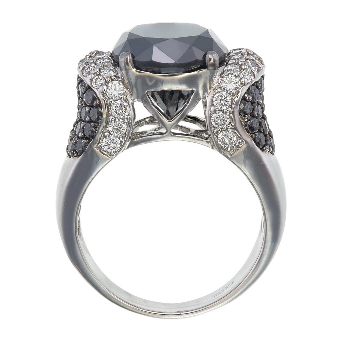 Cocktailring 18K Weißgold mit schwarzem Diamant in der Mitte (Zeitgenössisch) im Angebot