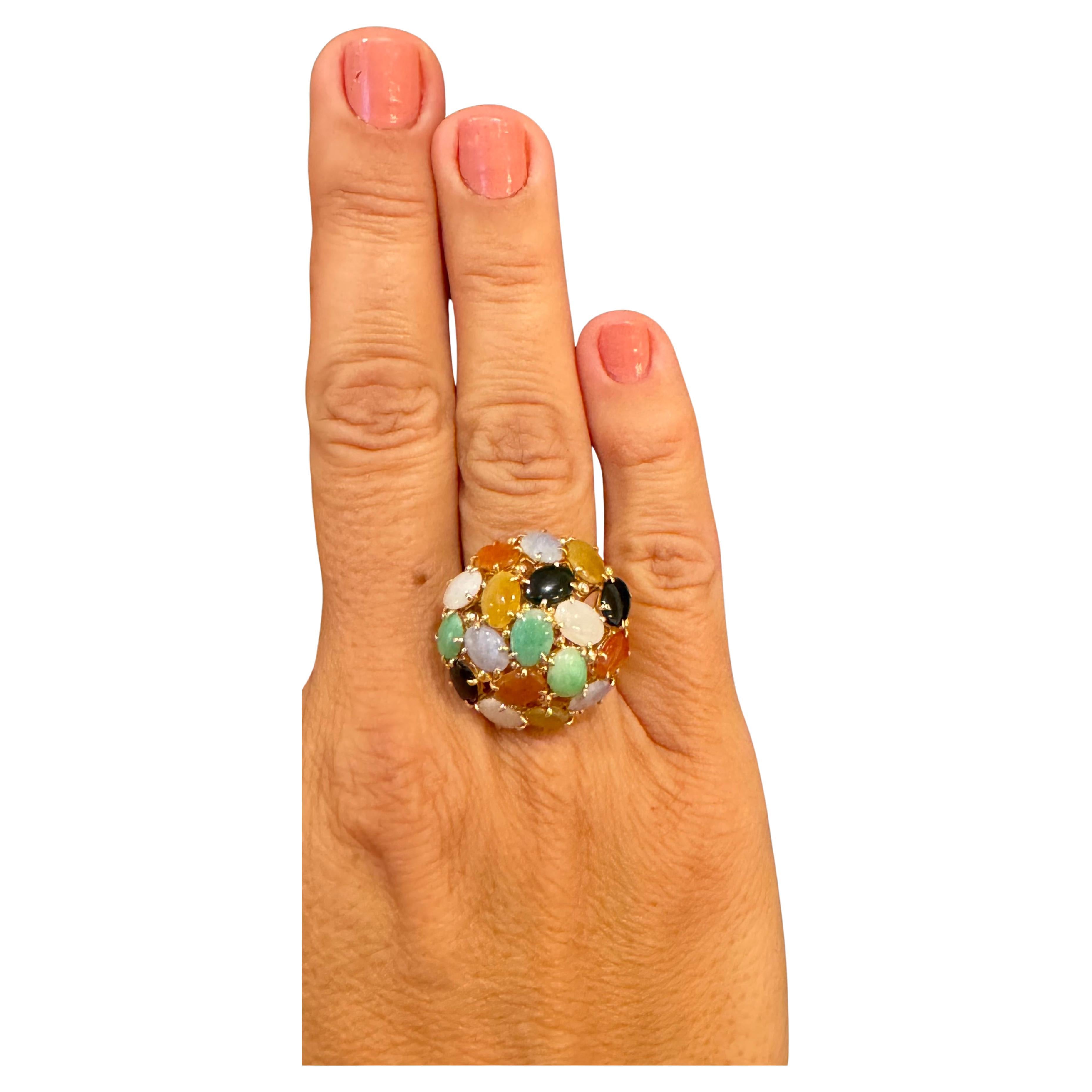 Bague à dôme en or et pierres multicolores