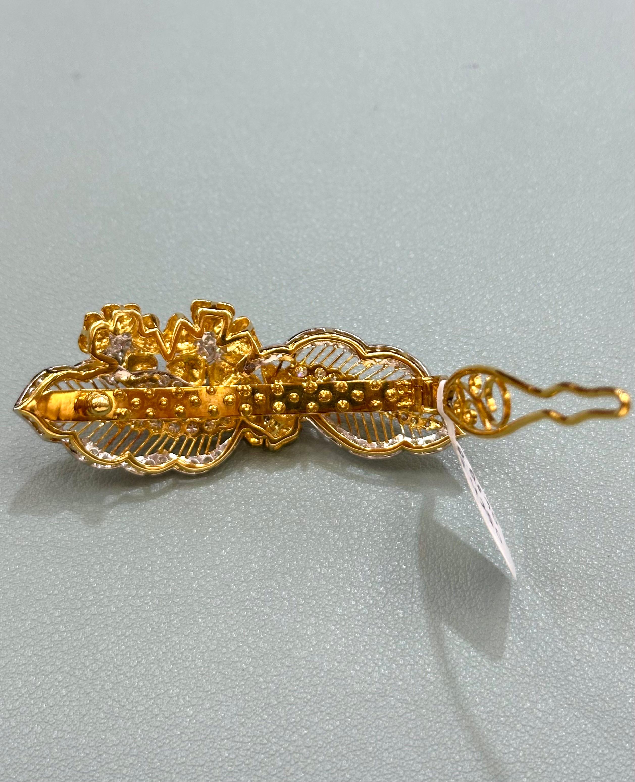 Édouardien Barrette florale en or jaune et diamant de 2.65cts en vente