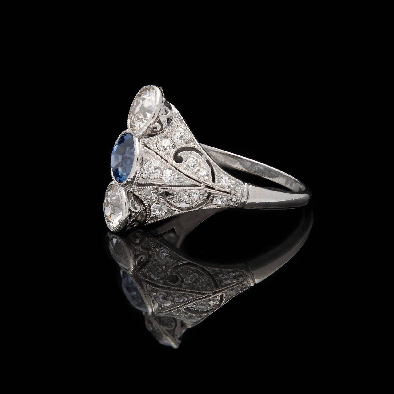 Edwardian Sapphire Diamond Platinum Filigree Ring In Good Condition In San Francisco, CA