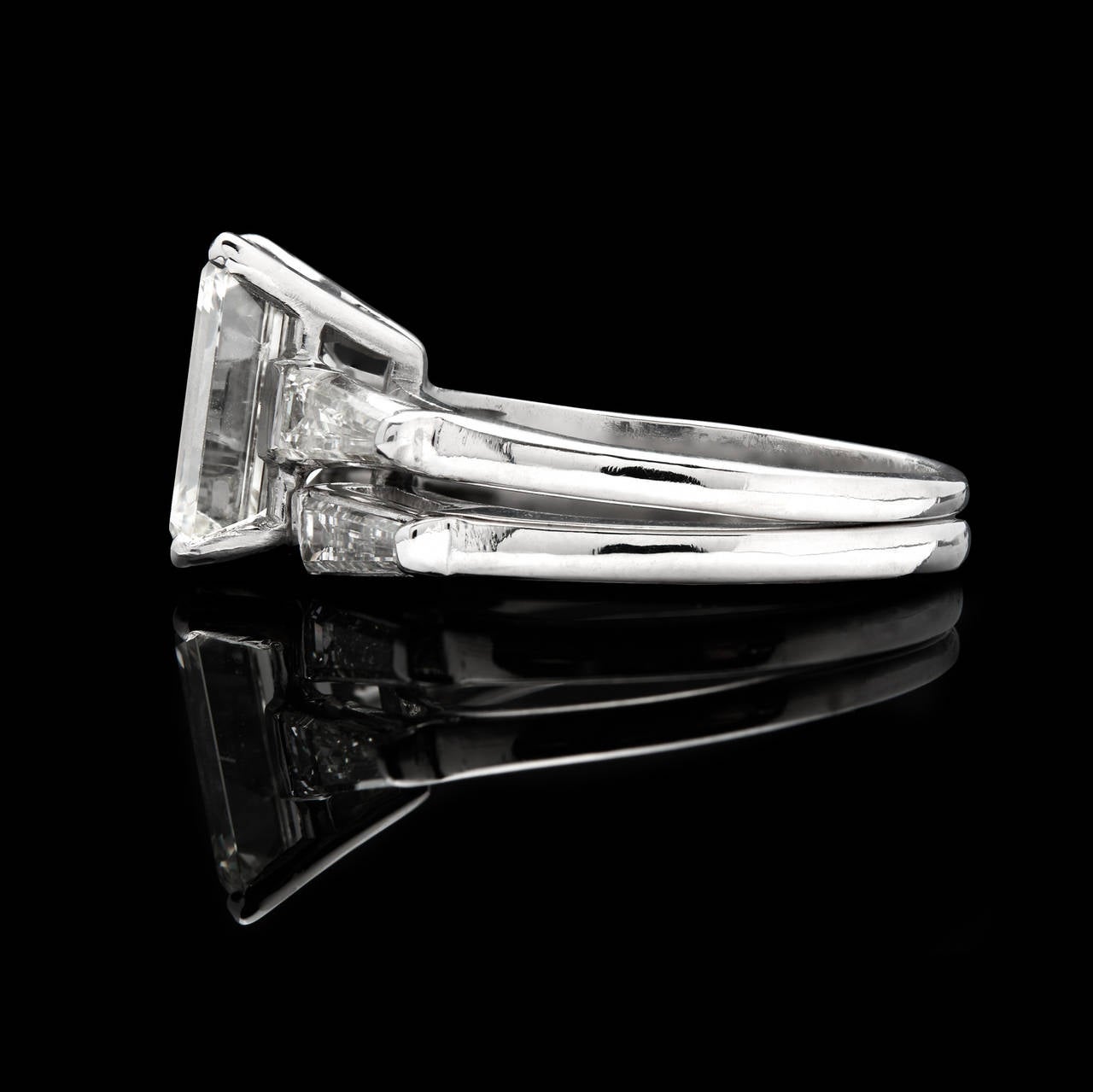 3.26 Carat GIA Emerald Cut Diamond Platinum Wedding Set In Excellent Condition In San Francisco, CA