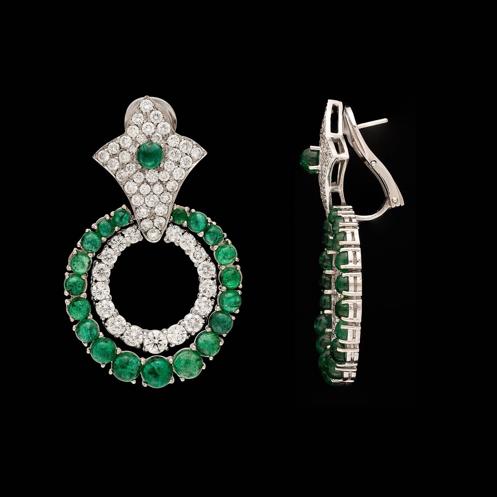 Emerald and Diamond Doorknocker Earrings In Excellent Condition In San Francisco, CA