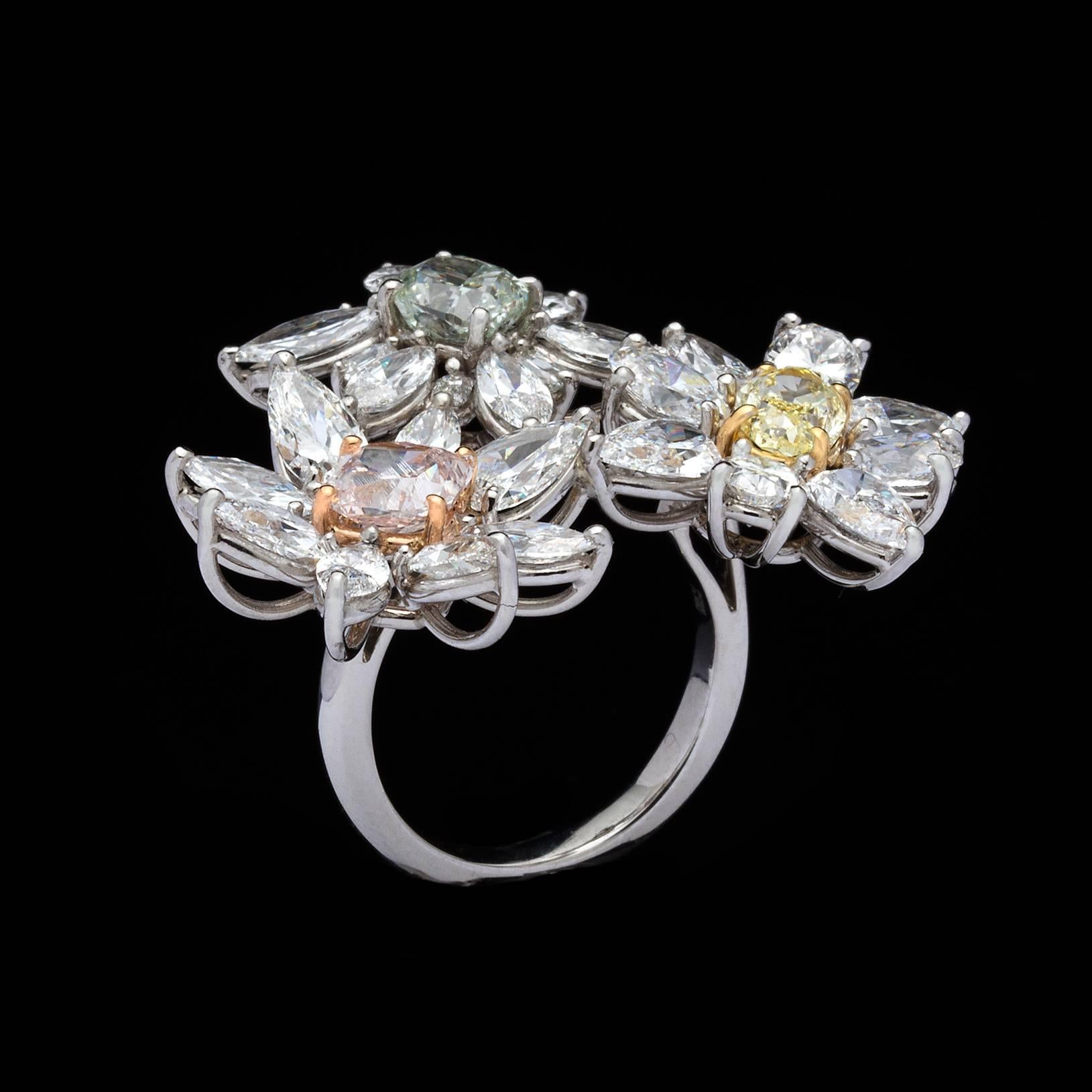 Exceptional GIA Fancy Color Diamond Flower Ring In New Condition In San Francisco, CA
