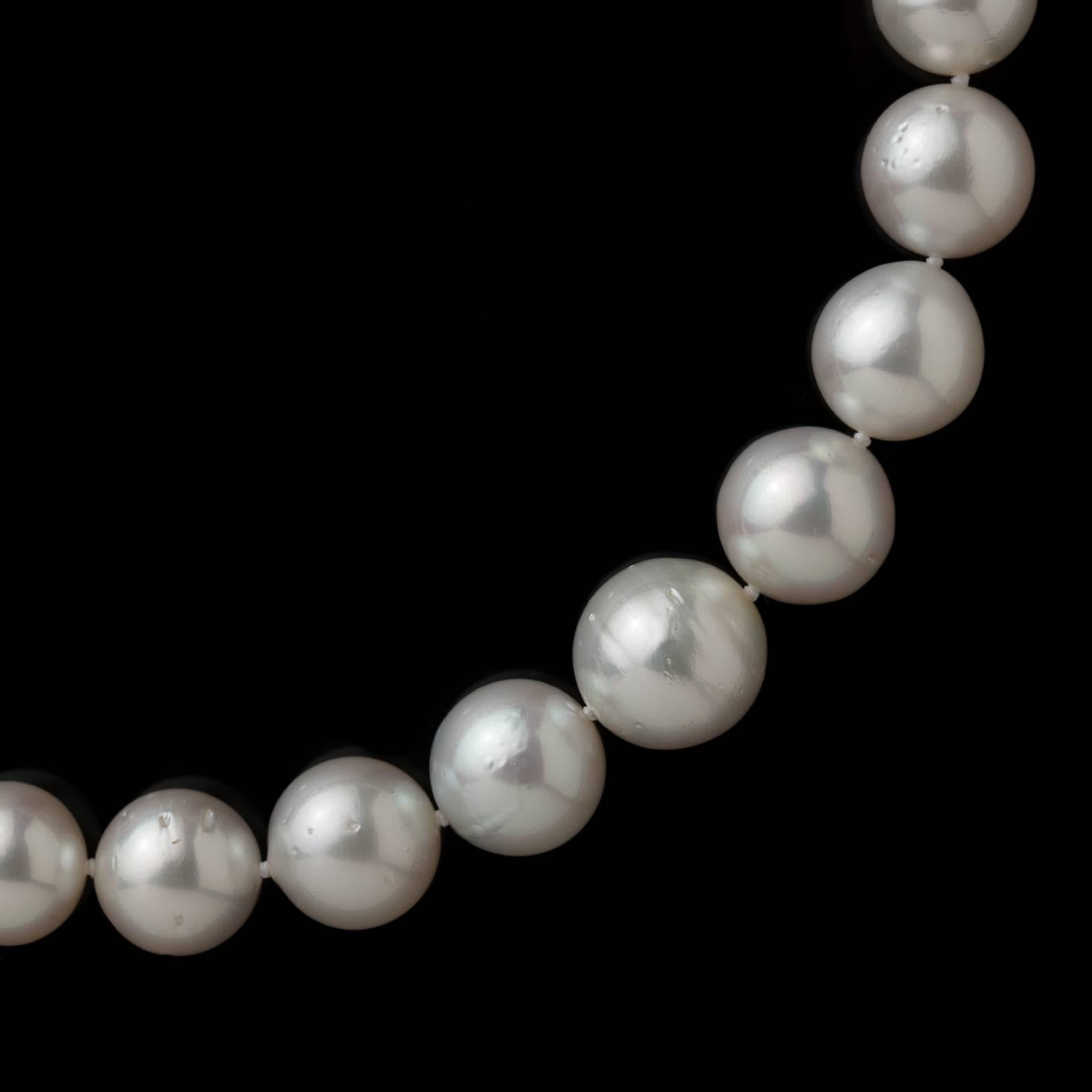 pearl ball necklace