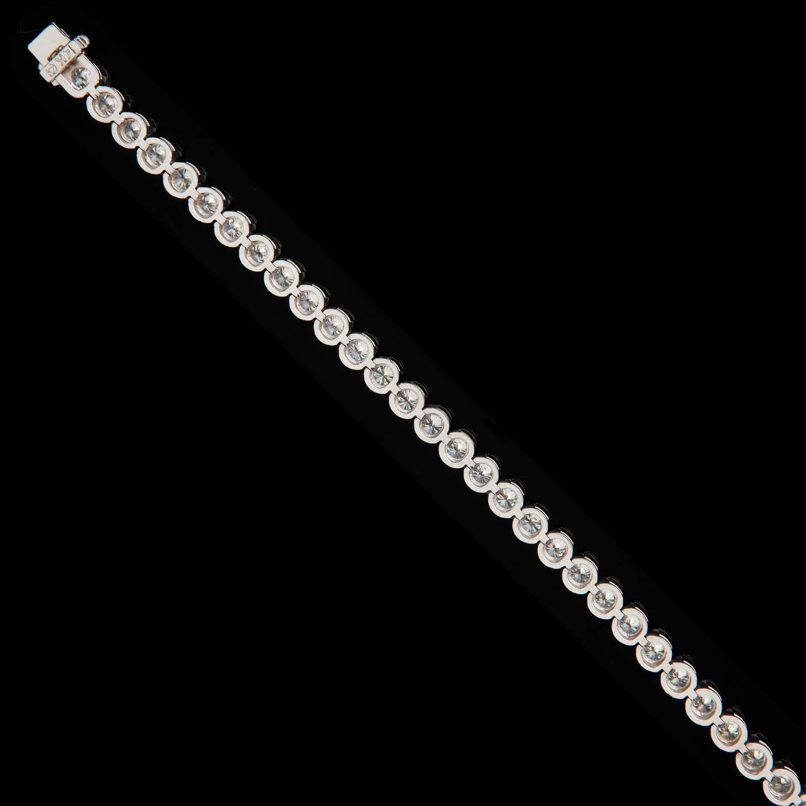 10.66 Carat Diamond Tennis Bracelet In New Condition In San Francisco, CA