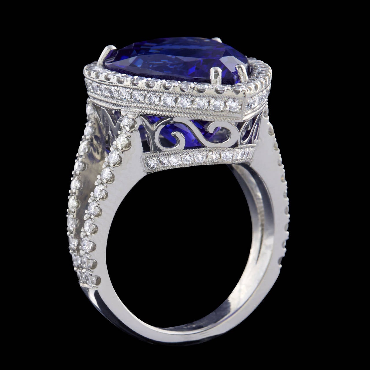 Women's 12.67 Carat Natural Vivid Blue Tanzanite Platinum Cocktail Ring For Sale