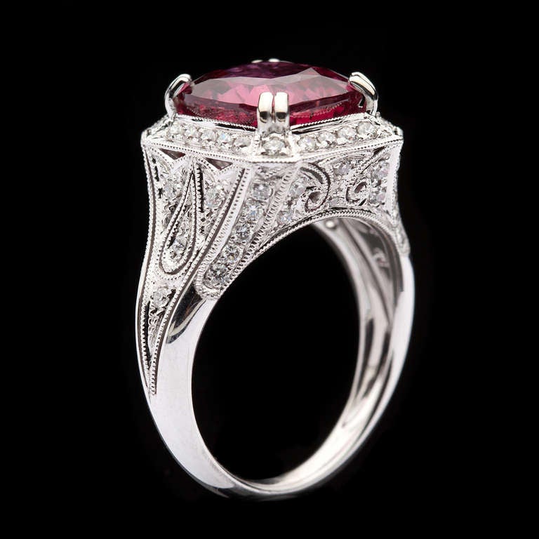 Women's 6.07 Carat Natural Pink Sapphire Ring For Sale