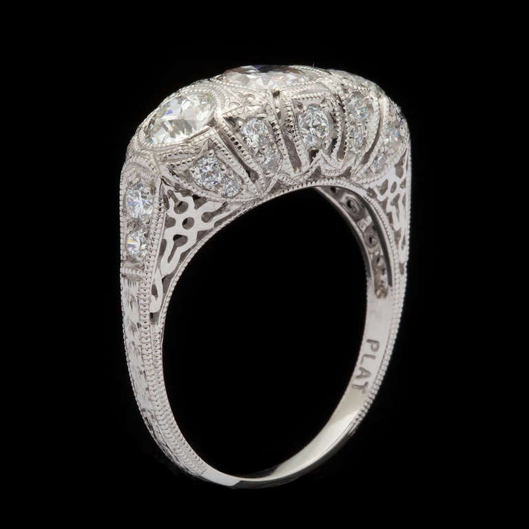 Women's Traditional Style Diamond Platinum Ring