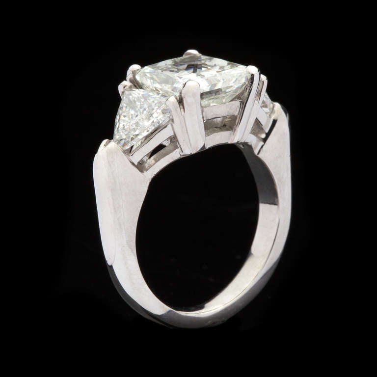 Women's 3.01 Carat Radiant Cut Diamond Ring
