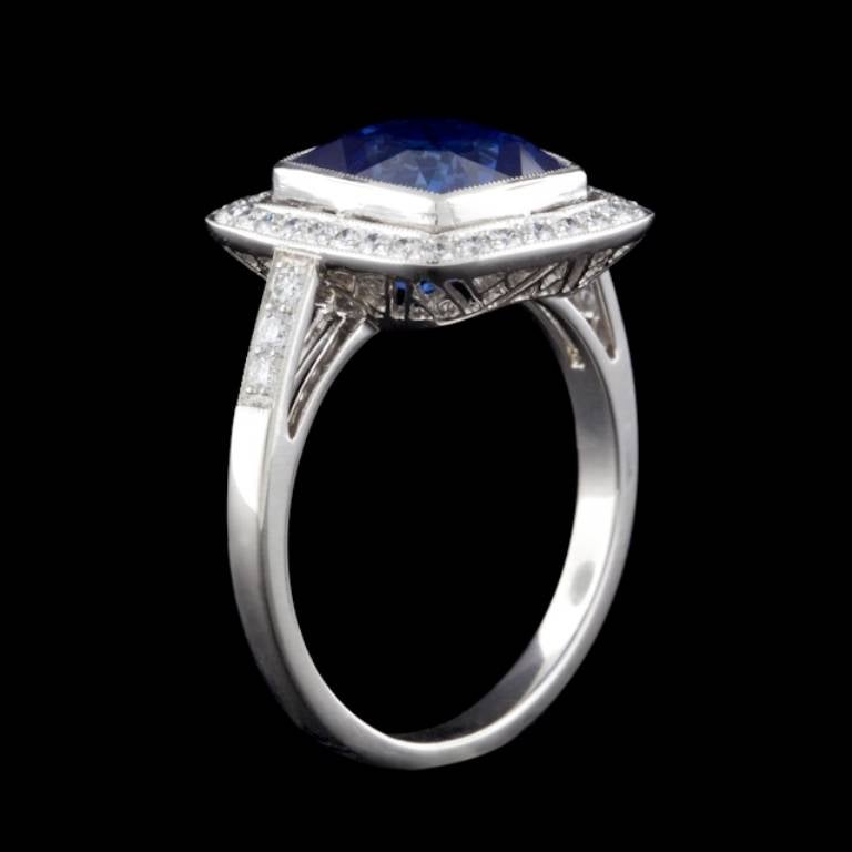 Cushion Cut No Heat Sapphire Ring In Excellent Condition In San Francisco, CA